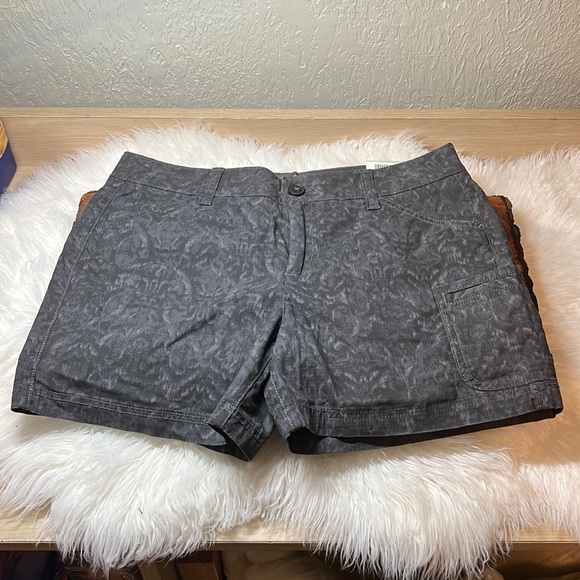 Eddie Bauer Pants - Eddie Bauer Women's Dark Smoke Mid Waisted Slightly Curvy Gray Shorts